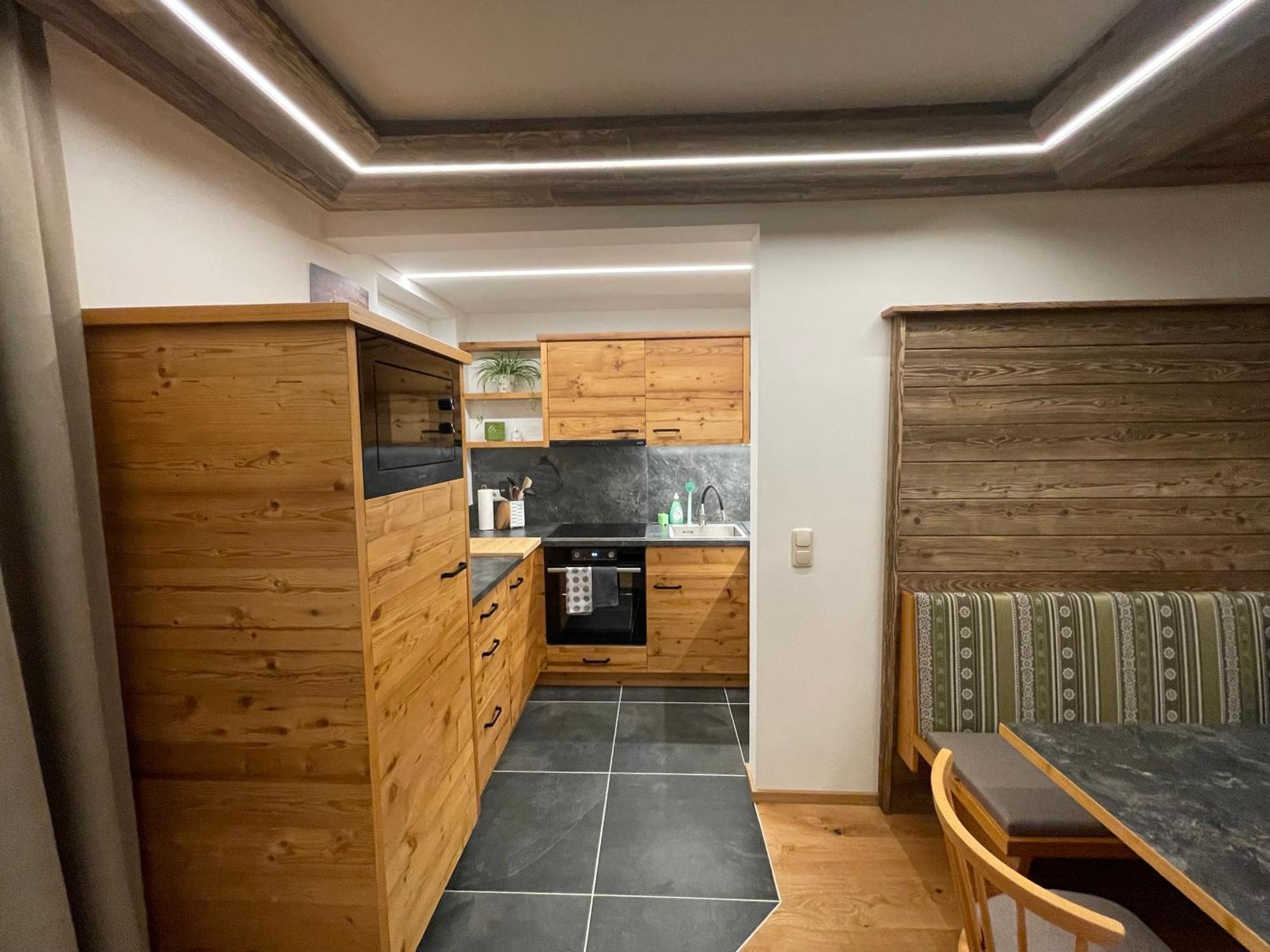 Pension Und Apartment Edelweiss Heiligenblut Bagian luar foto