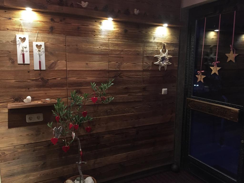 Pension Und Apartment Edelweiss Heiligenblut Bagian luar foto