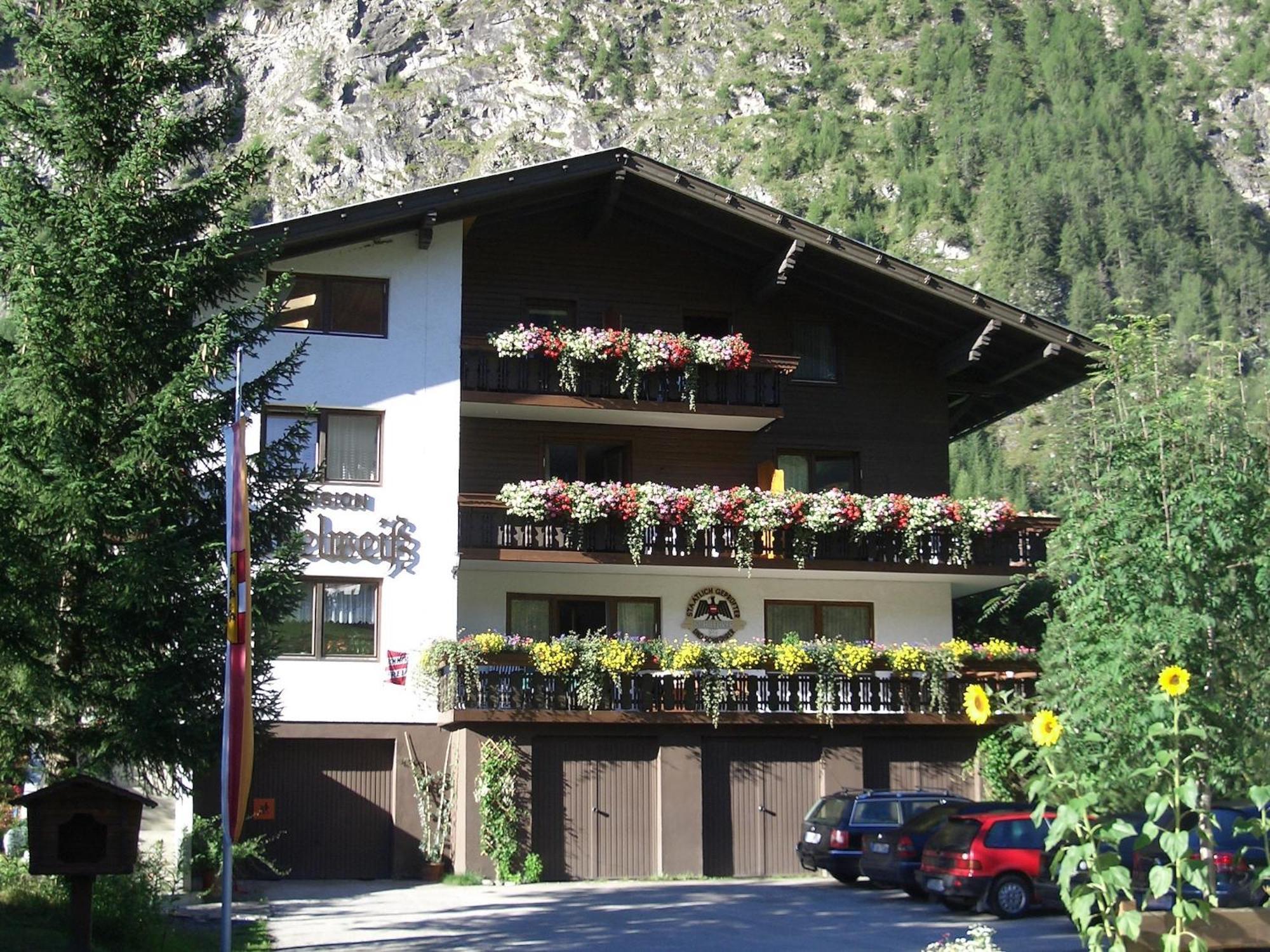 Pension Und Apartment Edelweiss Heiligenblut Bagian luar foto