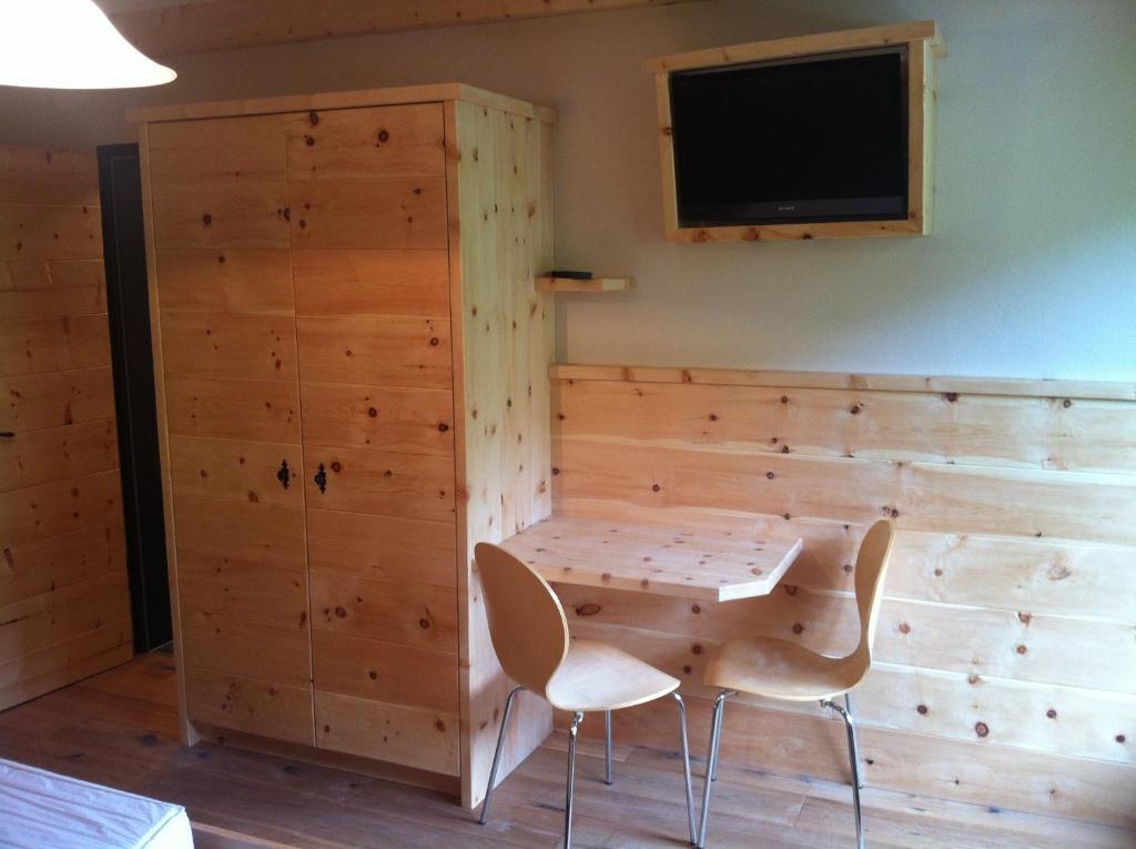 Pension Und Apartment Edelweiss Heiligenblut Ruang foto