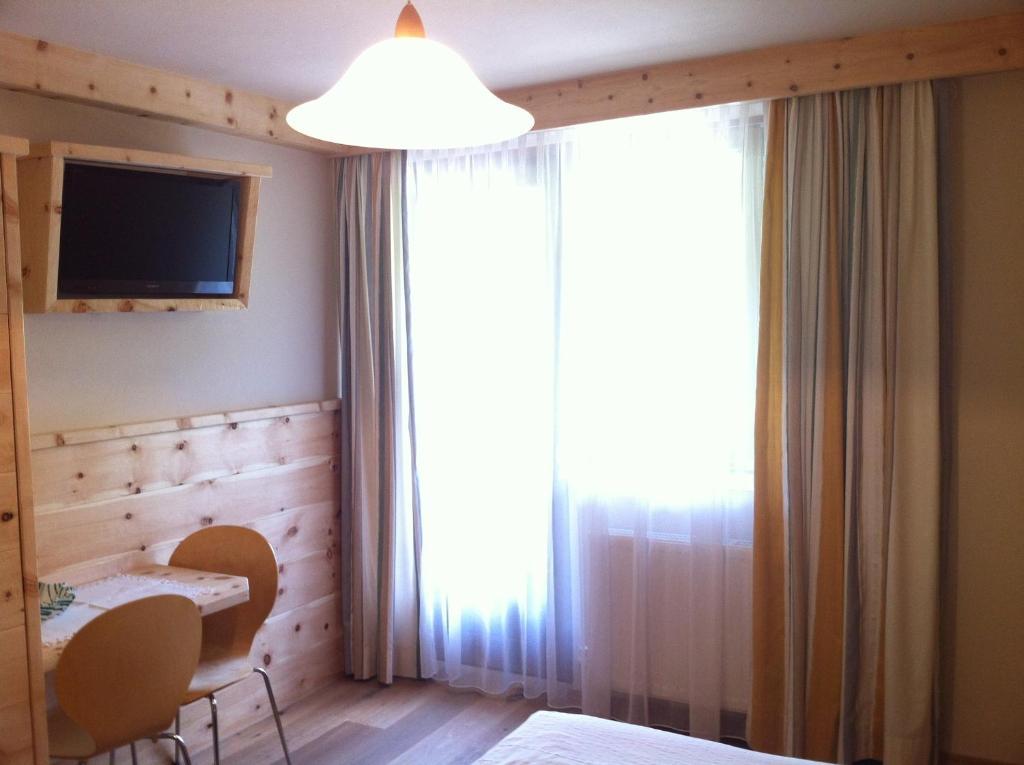 Pension Und Apartment Edelweiss Heiligenblut Ruang foto