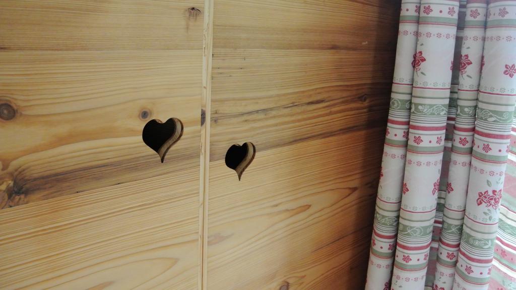 Pension Und Apartment Edelweiss Heiligenblut Bagian luar foto