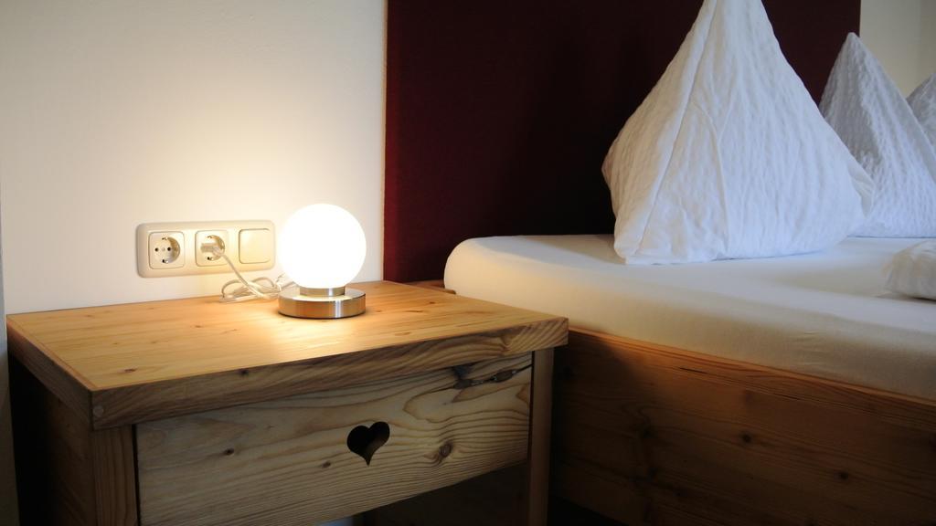 Pension Und Apartment Edelweiss Heiligenblut Bagian luar foto
