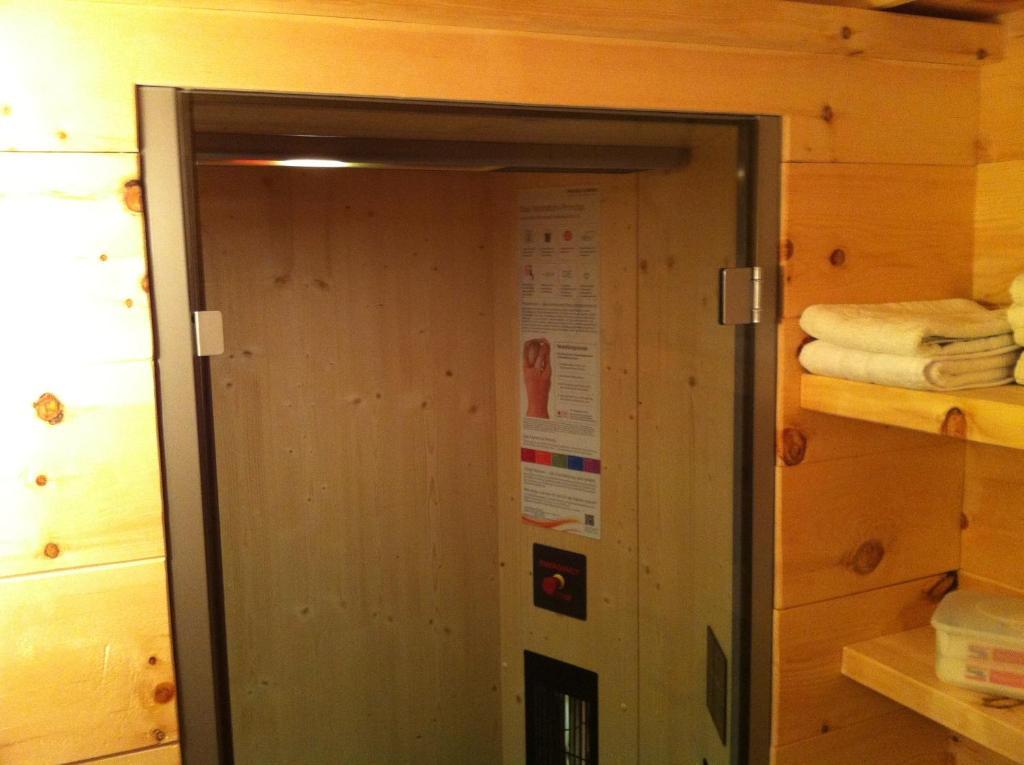 Pension Und Apartment Edelweiss Heiligenblut Bagian luar foto