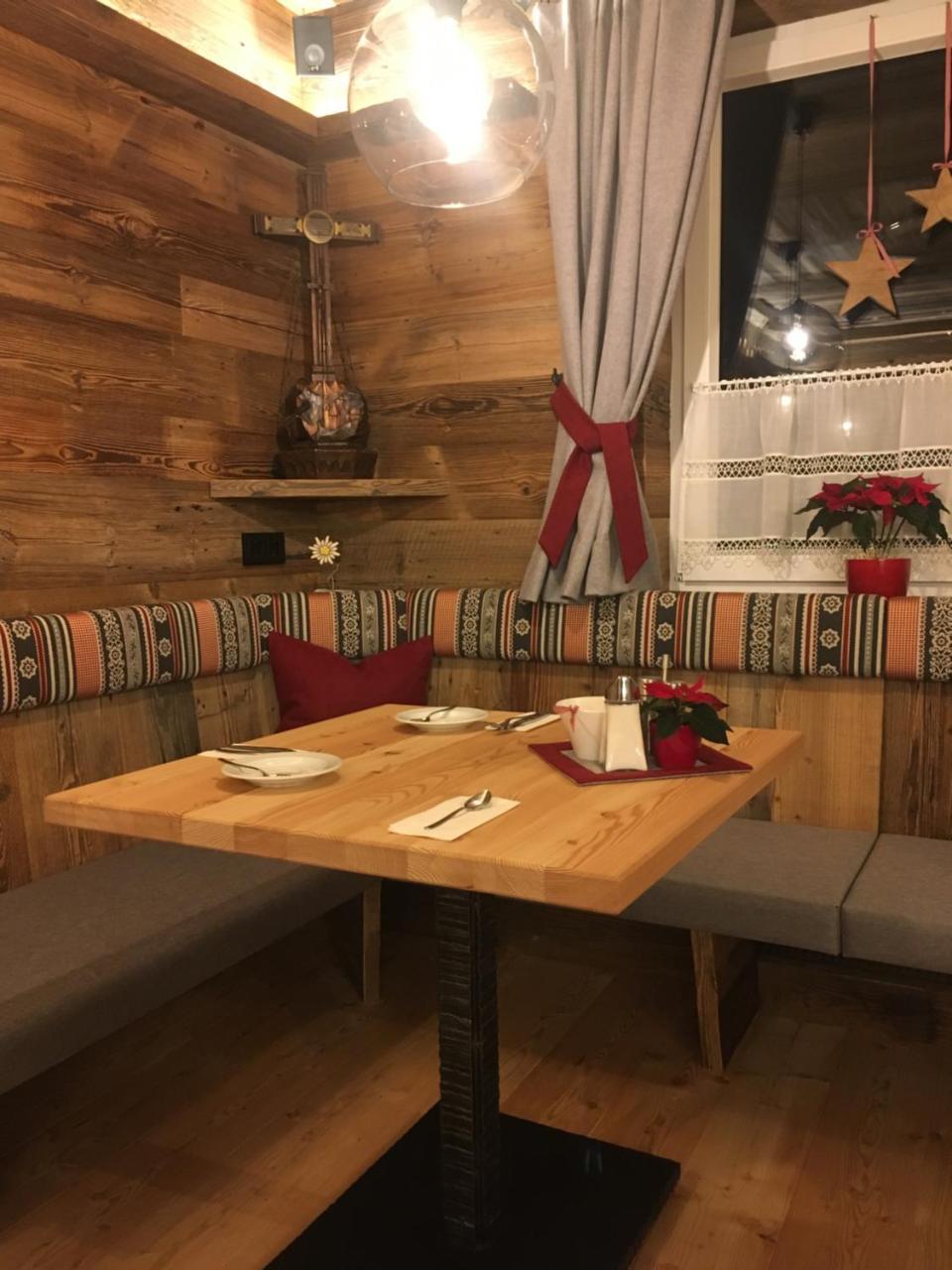 Pension Und Apartment Edelweiss Heiligenblut Bagian luar foto